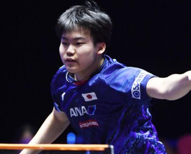 她的发球速 她的发球速